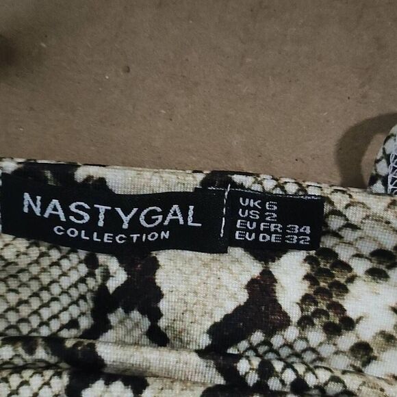 Nasty Gal animal print sexy bikini chic beach style beach babe snakeskin print 2 - Picture 6 of 7